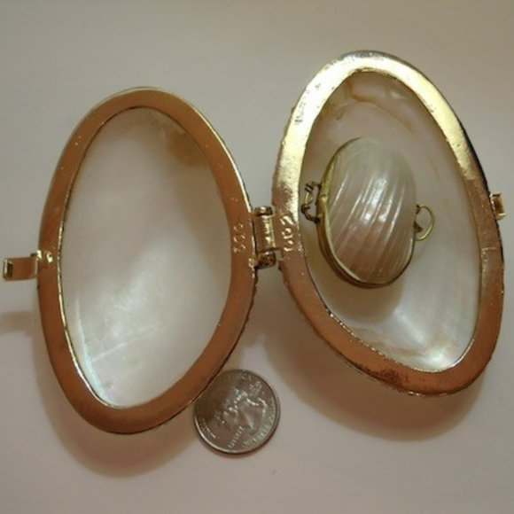 MOP Seashell Set of Two Trinkets Lined in Gold Plated - Picture 3 of 12